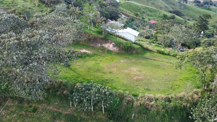 Terreno amplio de 2.500 m² en Santiago, San Ramón, Costa Rica in Santiago, San Ramón, Alajuela — $171,000 - Photo 2 of 5