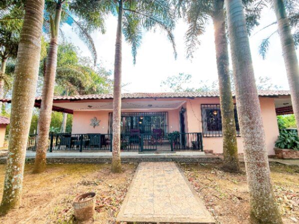Casa una planta. Rodeado de Naturaleza y Biodiversidad. Ciudad Colón in Colón, Mora, San José — $615,000
