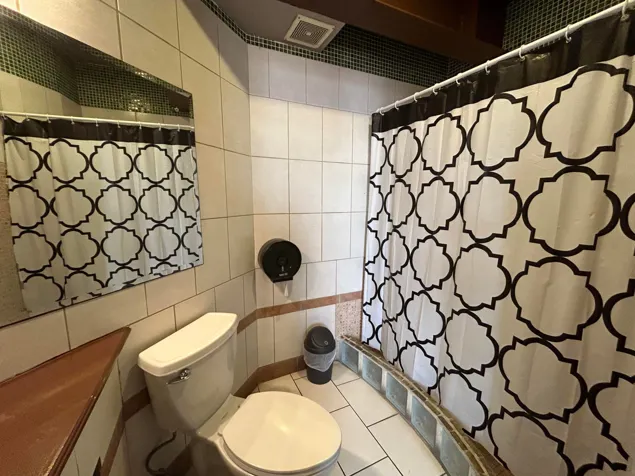 Venta de hotel en funcionamiento en Alajuela Centro #25-180 GS en Alajuela — $1,600,000 - Foto 3 de 12