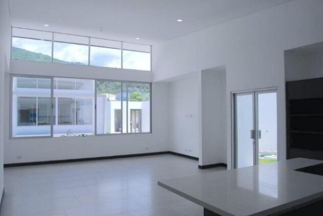 MLS-25-1624 KQ ALQUILER CASA SANTA ANA SAN JOSE en Santa Ana, San José — $1,700