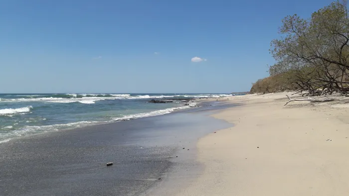 Lot for Sale Facing Lagartillo Beach, Guanacaste in Santa Cruz, Guanacaste — $3,880,000 - Photo 3 of 4