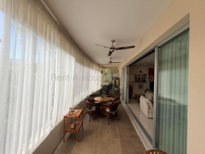 Exclusivo apartamento en venta en Santa Ana con amplios espacios y privacidad #26-2122 GS en Piedades, Santa Ana, San José — $335,000