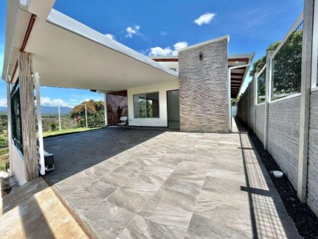 Venta de Casa en Atenas Santa Eulalia en Santa Eulalia, Atenas, Alajuela — $245,000