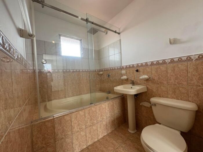 Alquiler de Casa en Moravia-La Trinidad. RAH 26-2230 in La Trinidad, Moravia, San José — ₡ 600 000