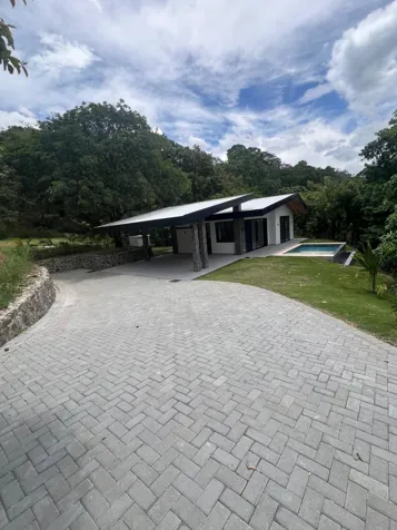 Casa Nueva y Moderna en Atenas en Atenas, Alajuela — $400,000