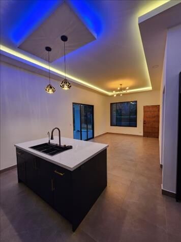 ESPECTACULAR CASA EN RÍO GRANDE DE ATENAS.  en Atenas, Alajuela — $255,000