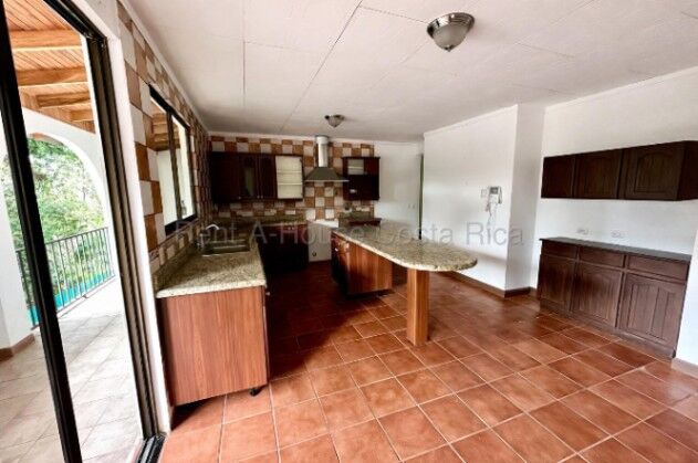 Venta casa campestre con 3.239 m² y potencial gastronómico #26-1592 GS en Tres Ríos, La Unión, Cartago — $650,000