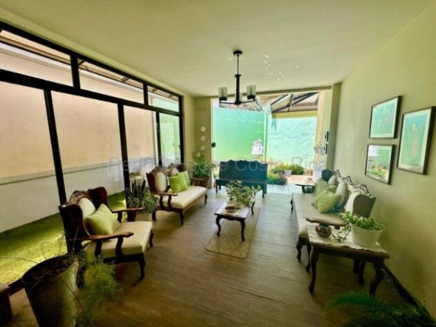 CASA EN VENTA EN CURRIDABAT SAN JOSÈ en Granadilla, Curridabat, San José — $568,000