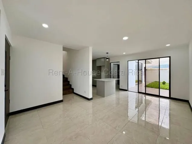 Casa de 3 habitaciones recien remodelada, en venta en San Francisco, Cartago in Aguacaliente, Cartago — ₡ 85 000 000 - Photo 3 of 21