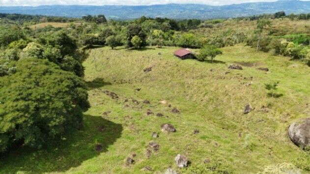 UNIQUE OPPORTUNITY: LAND FOR SALE WITH RIVER IN SANTA ELENA DE EL GENERAL, PÉREZ ZELEDÓN(2,5 HECT) in Cajón, Pérez Zeledón, San José — $200,000