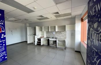 ALQUILER DE OFICINA, SAN JOSE, ESCAZU, PLAZA ROBLE in Escazú, San José — $5,969 - Photo 5 of 12