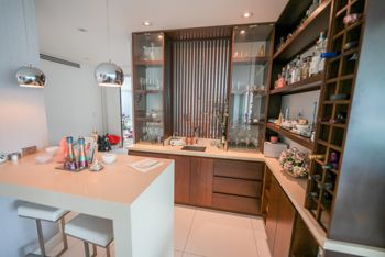 Apartamento de 4 Habitaciones en Central Park in San Rafael, Escazú, San José — $1,200,000 - Photo 5 of 32