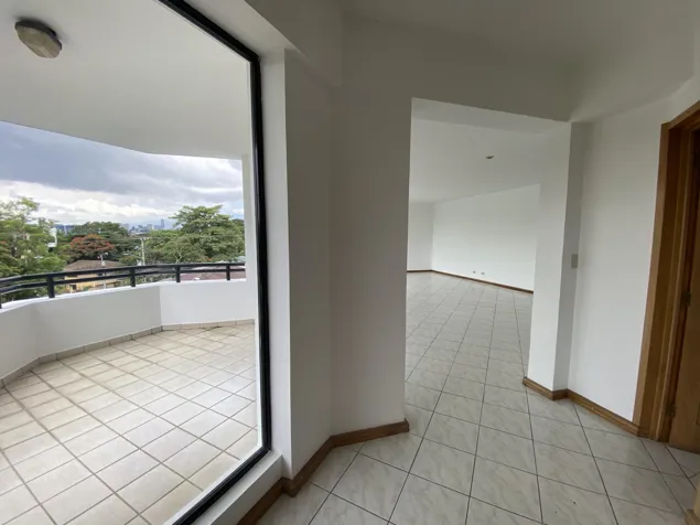 Venta de apartamento con vista al Country Club de Escazú #26-145 GS en San Rafael, Escazú, San José — $375,000 - Foto 3 de 11