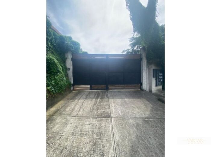 VENTA 5 APARTAMENTOS EN CIUDAD COLÓN BROWN & PALENO in Colón, Mora, San José — $400,000