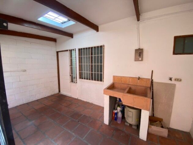 Bienvenido a tu nuevo hogar en Lomas de Córdoba en Zapote, San José — $156,500