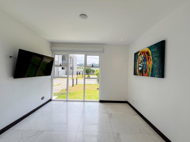 Casa de Lujo con Vista al Volcán Arenal | Residencial Privado in Quesada, San Carlos, Alajuela — ₡ 212 000 000 - Photo 3 of 16