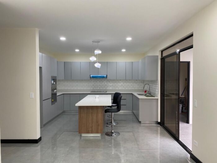 Hermosa y moderna casa en La Unión  en Concepción, La Unión, Cartago — ₡ 165 000 000