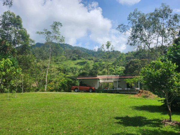 CASA CON APARTAMENTO EN EL CORAZÓN DE PUEBLO NUEVO, PÉREZ ZELEDÓN. en Rivas, Pérez Zeledón, San José — $299,999