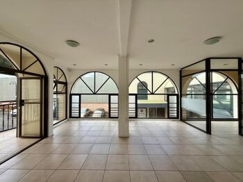 Alquiler de Local Comercial en Escazú-San Rafael. RAH 26-1300 en San Rafael, Escazú, San José — $850 - Foto 4 de 11