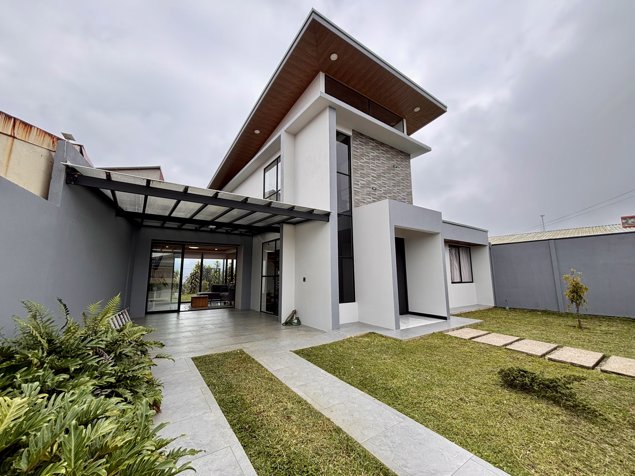 Venta de casa moderna en Santiago de San Ramón in Santiago, San Ramón, Alajuela — ₡ 110 000 000