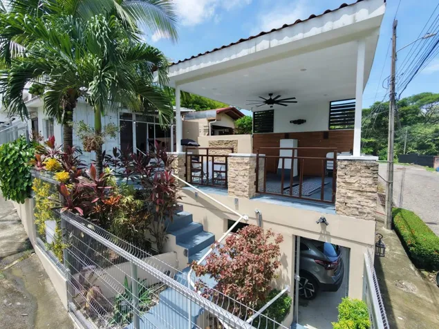 Casa Estilo Americano (Container Home) en Venta in Barranca, Puntarenas — ₡ 80 000 000