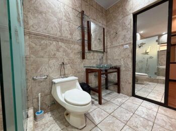 Casa en alquiler Santo Domingo de Heredia con amplios espacios y entorno tranquilo #26-2126 GS en Pará, Santo Domingo, Heredia — $1,800 - Foto 5 de 12