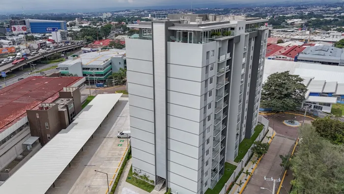 Apartamento Amueblado de 1 Habitación en Uruka Point en Uruca, San José — $205,000 - Foto 2 de 39