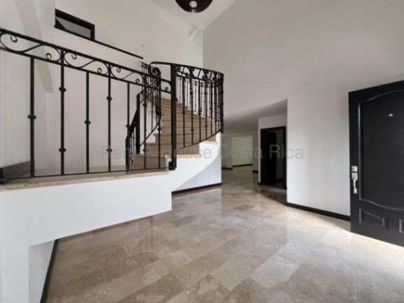 SE VENDE CASA DE LUJO SANTA ANA  in Pozos, Santa Ana, San José — $695,000