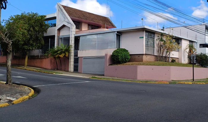 Venta de Casa en Francisco Peralta, San José. RAH 26-653 en Cangrejal, Acosta, San José — $400,000