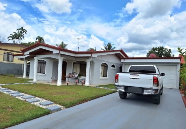 Linda casa en venta en Cajón Pérez Zeledón  en Cajón, Pérez Zeledón, San José — ₡ 72 000 000