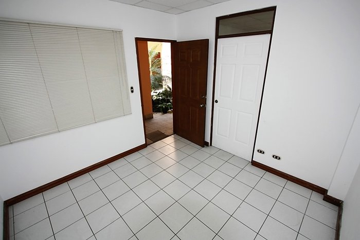 Oficinas desde $250 con recepcionista in Pavas, San José — $250 - Photo 2 of 5
