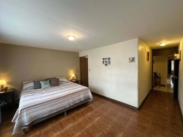 CASA TIBÁS CON AMPLIO JARDÍN  en Anselmo Llorente, Tibás, San José — ₡ 260 000 000