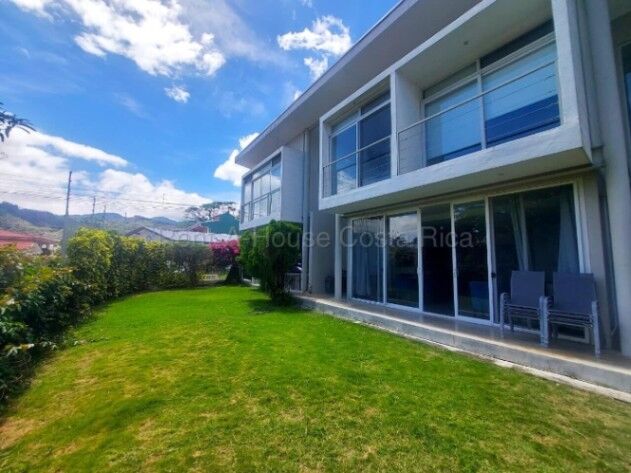 Se vende casa en Piedades Santa Ana 26-1779 en Piedades, Santa Ana, San José — $224,000