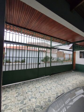 SE VENDE BELLA PROPIEDAD Y CASA EN GUADALUPE CENTRO.  en Guadalupe, Goicoechea, San José — ₡ 85 000 000