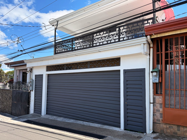 Venta de 2 casas - San Rafael de Alajuela a 400mts de la Panasonic. en San Antonio, Belén, Heredia — ₡ 120 000 000 - Foto 2 de 30