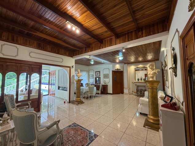 Venta de villa exclusiva con 20 apartamentos en San Lorenzo, Heredia #26-545 GS in Barrantes, Flores, Heredia — $3,950,000 - Photo 2 of 9