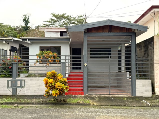 SE VENDE CASA DE OPORTUNIDAD EN VILLAS CACAO, LIMON COSTA RICA en Limón — ₡ 80 000 000