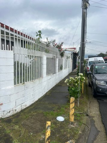VENTA DE CASA, SAN JOSE, CALLE BLANCOS, URBANIZACIÓN LA CATALINA in Calle Blancos, Goicoechea, San José — ₡ 87 000 000