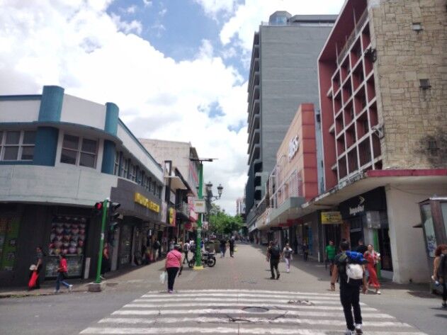 ALQUILER DE LOCAL COMERCIAL, SAN JOSE, AVENIDA CENTRAL.   en Carmen, San José — $5,900