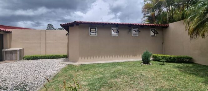 VENTA CASA CONDOMINIO ANTIGUA EN CARTAGO  TEL: 83259589 en El Tejar, El Guarco, Cartago — ₡ 150 000 000
