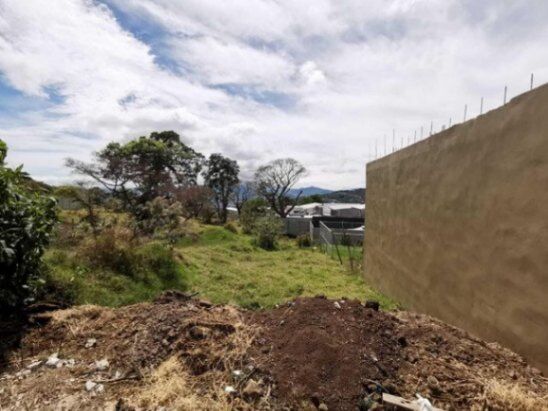 Se vende lote de 332m2 en San Antonio Escazú 25-1717 en San Antonio, Escazú, San José — ₡ 55 000 000