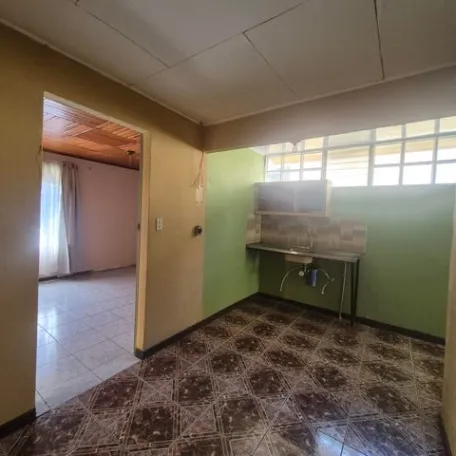 Venta de Casa + APTO en Carmen, Cartago. in Carmen, Cartago — ₡ 85 000 000 - Photo 2 of 18