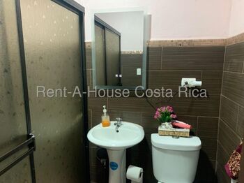 Buena casa en venta Desamparados, cerca de todo en San Rafael Arriba, Desamparados, San José — $125,000 - Foto 4 de 10
