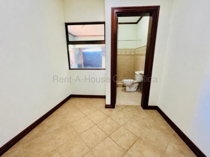 Venta casa lujo amplia con jardín, oficina y jacuzzi $498,000 #26-1825 GS en San Vicente, Santo Domingo, Heredia — $498,000