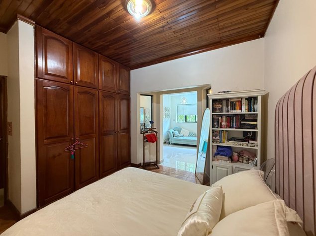 Venta de villa con casa principal, 20 apartamentos y piscina #26-545 GS in Barrantes, Flores, Heredia — $3,950,000
