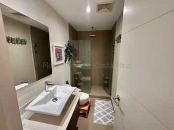 Venta de Apartamento en Escazú, San Rafael. RAH 27-53 en San Rafael, Escazú, San José — $235,000 - Foto 5 de 16