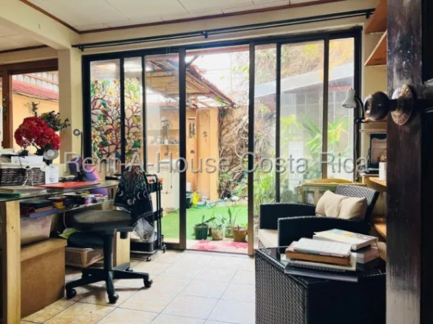 CASA EN VENTA EN ULLOA DE HEREDIA en Ulloa, Heredia — ₡ 80 000 000