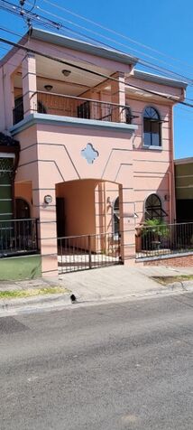 SE VENDE LINDA CASA CONDOMINIO LA ANTOLI  en Alajuelita, San José — ₡ 90 000 000