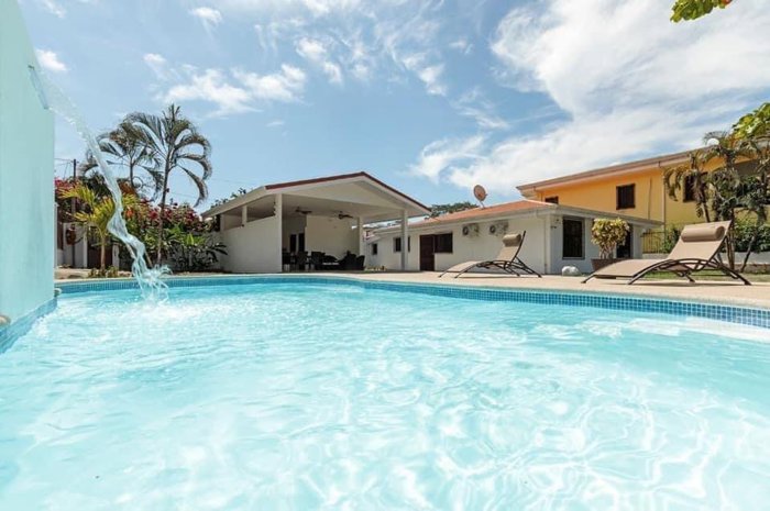 Venta de casa en Herradura, Puntarenas en Jacó, Garabito, Puntarenas — $450,000