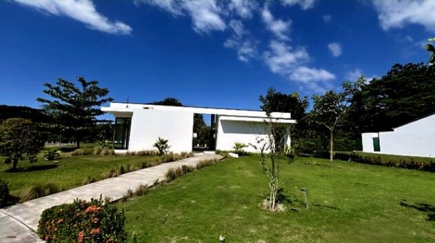 SE VENDE BELLA PROPIEDAD Y CASA EN PUNTA LEONA.  in Jacó, Garabito, Puntarenas — $269,000